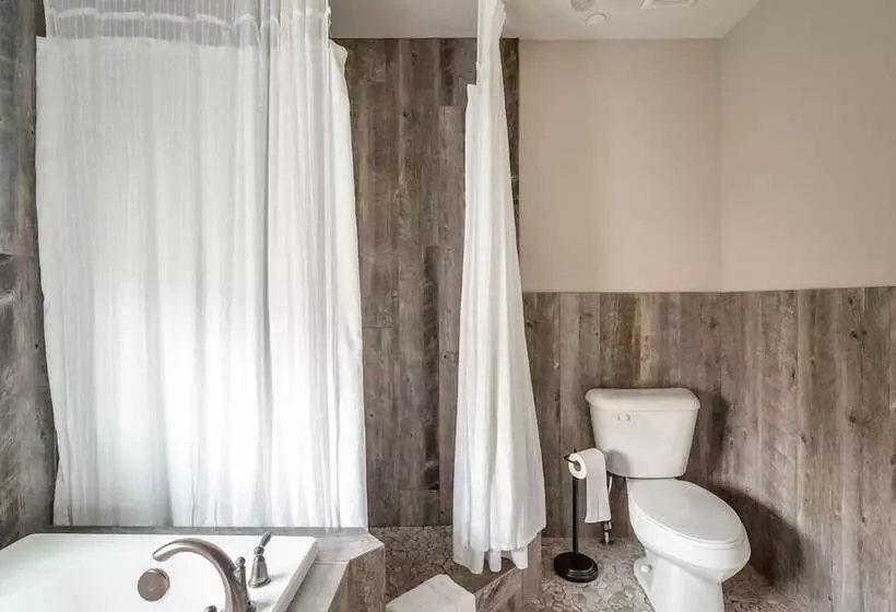 Hotelli Aspenwood Manor