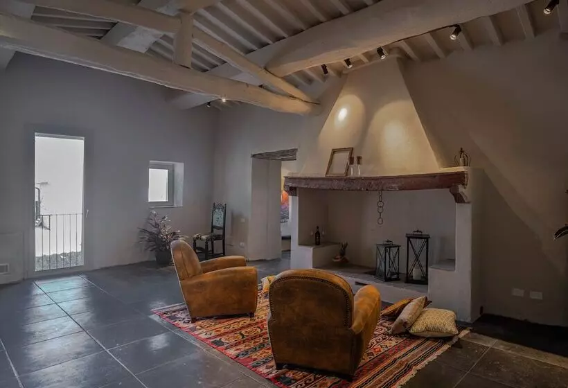 هتل Borgo Elissa