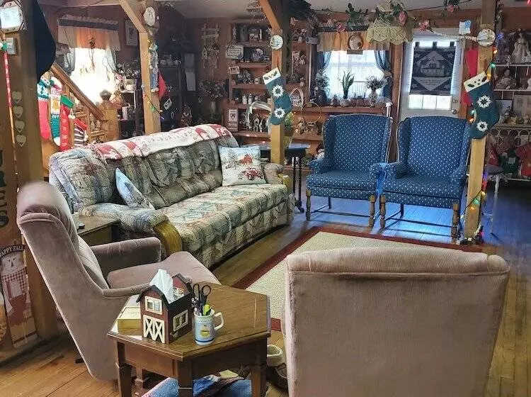 Aamiaismajoitus (B&B) Kennedys Red Barn Inn