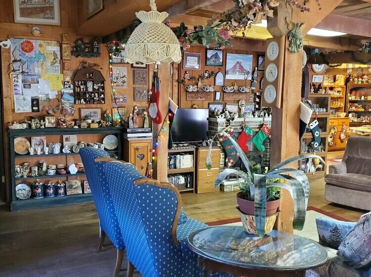 مبيت وإفطار Kennedys Red Barn Inn