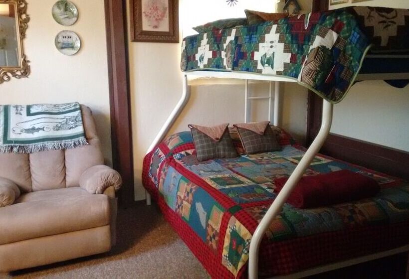 مبيت وإفطار Kennedys Red Barn Inn