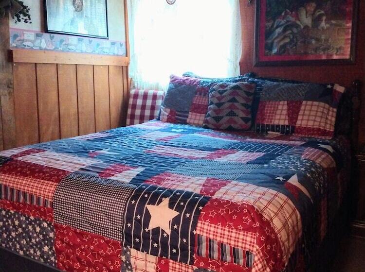 مبيت وإفطار Kennedys Red Barn Inn