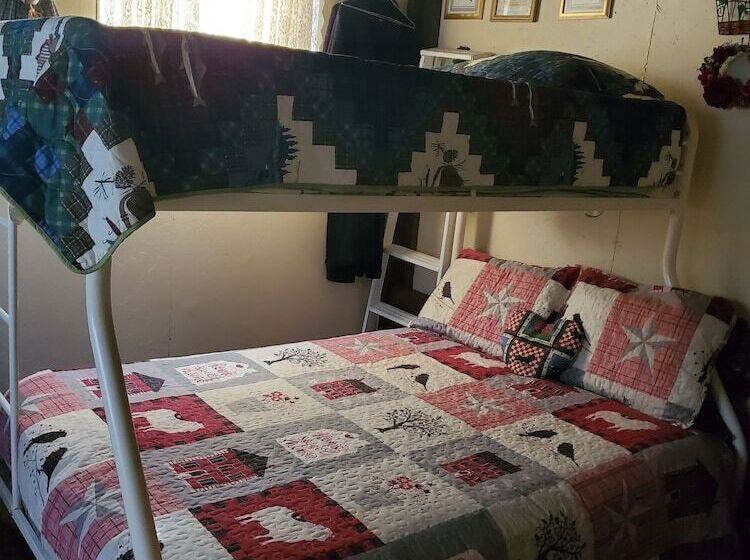 مبيت وإفطار Kennedys Red Barn Inn