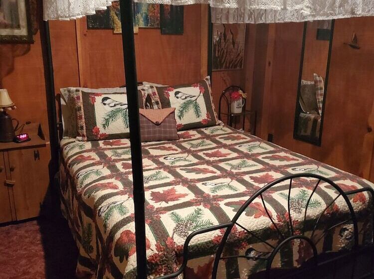 مبيت وإفطار Kennedys Red Barn Inn