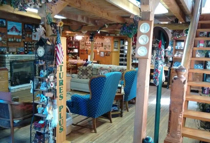 مبيت وإفطار Kennedys Red Barn Inn