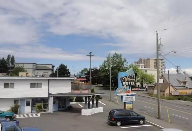 Castaway Motel