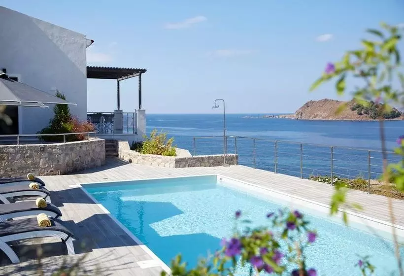 Eleia Seafront Suites & Villas