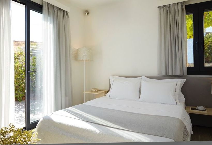 Eleia Seafront Suites & Villas