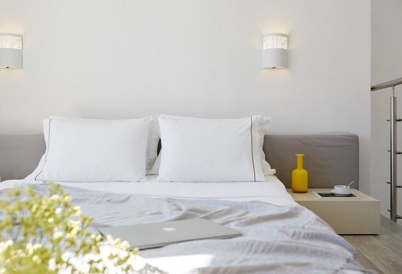 Eleia Seafront Suites & Villas