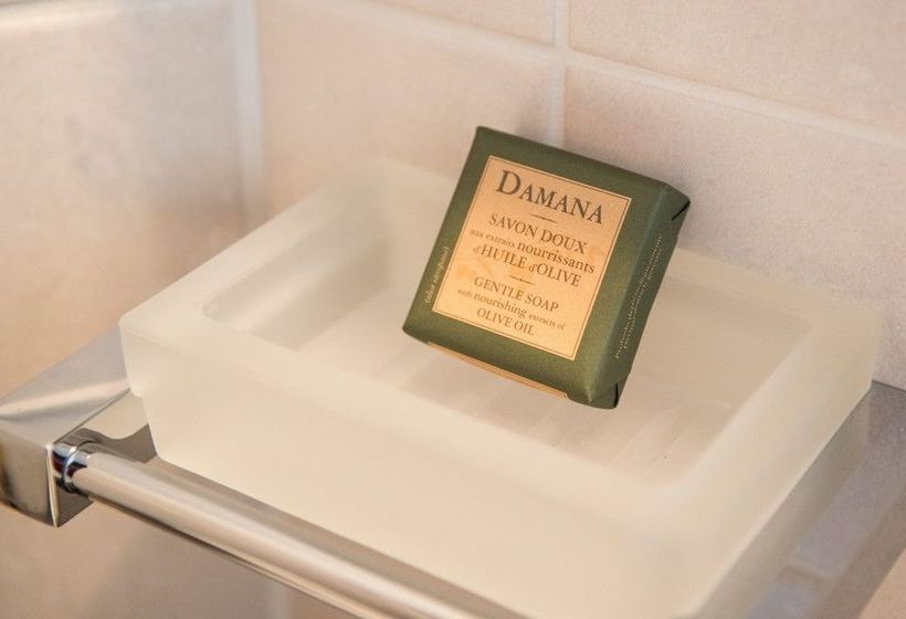 Eleia Seafront Suites & Villas