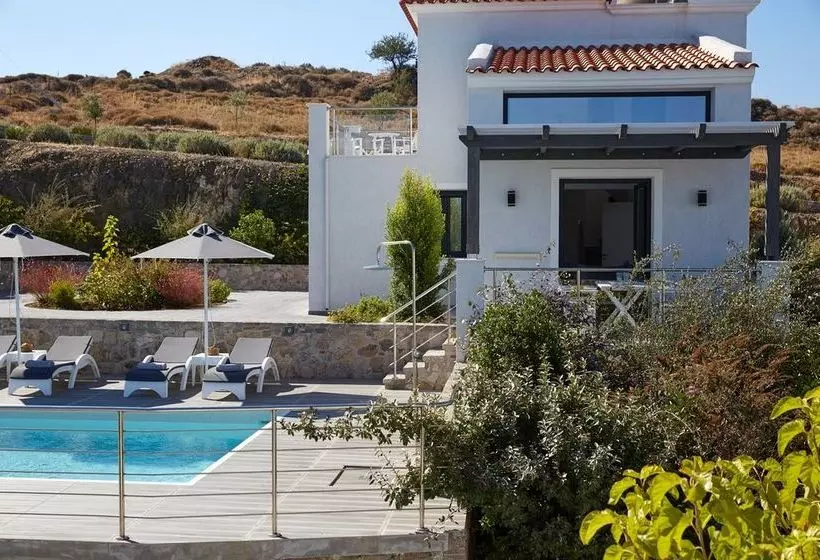 Eleia Seafront Suites & Villas