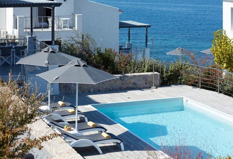 Eleia Seafront Suites & Villas