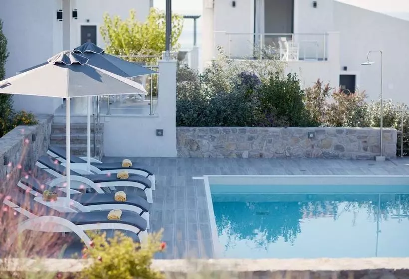 Eleia Seafront Suites & Villas
