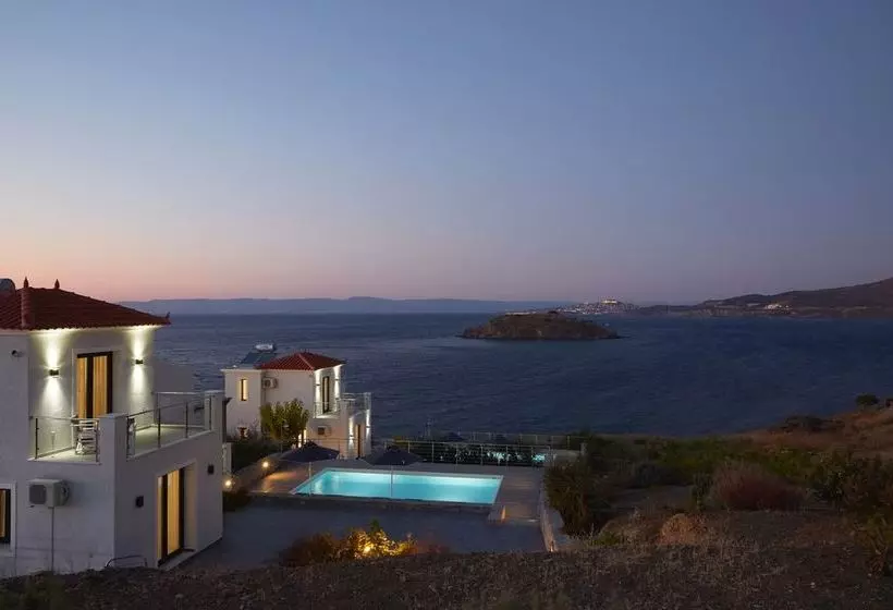 Eleia Seafront Suites & Villas