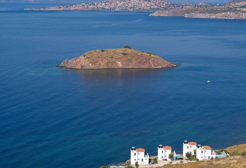 Eleia Seafront Suites & Villas