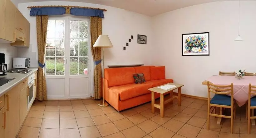 ホテル Appartment Mühlrast