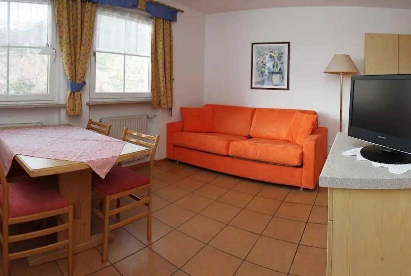 ホテル Appartment Mühlrast