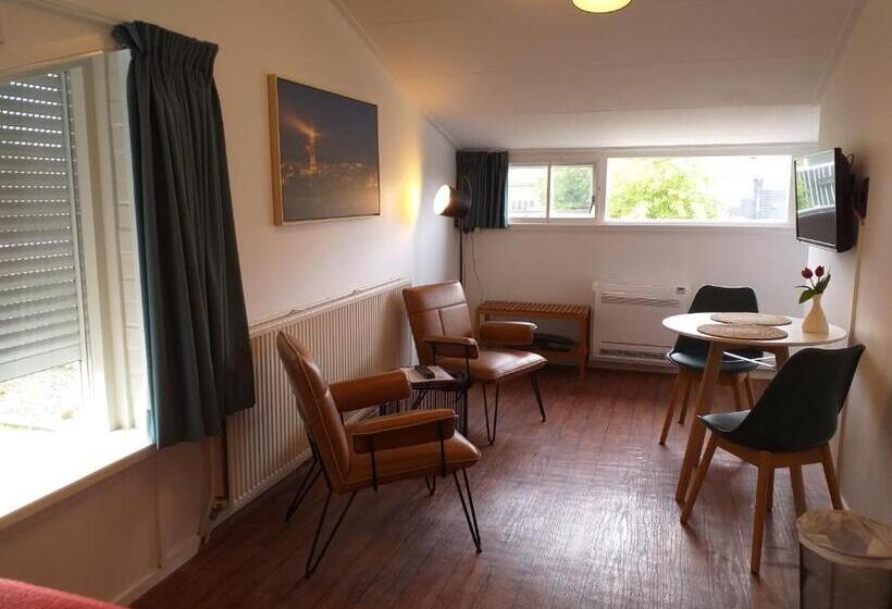 בית מלון כפרי B&b Oosterpark