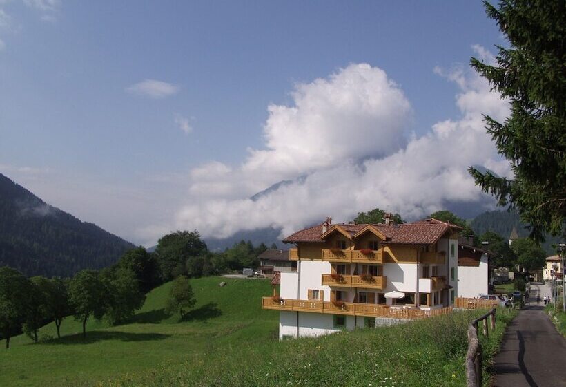 Отель Garnì La Soldanella