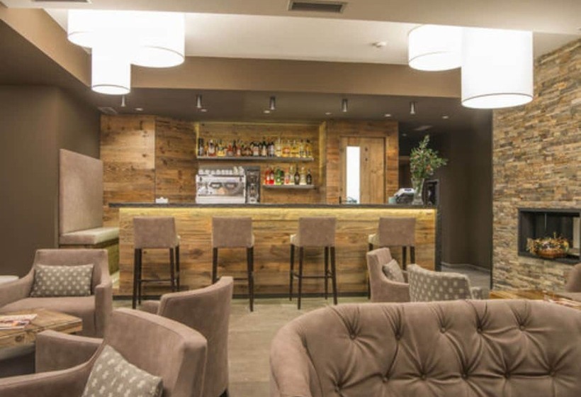 فندق Garni Caminetto