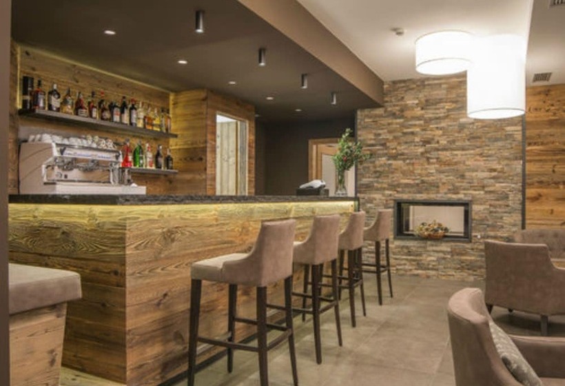 فندق Garni Caminetto