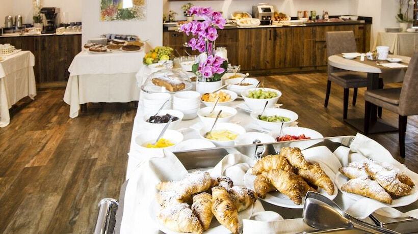 فندق Garni Caminetto