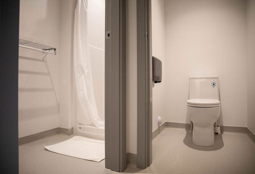 هتل Hi Jasper Hostel