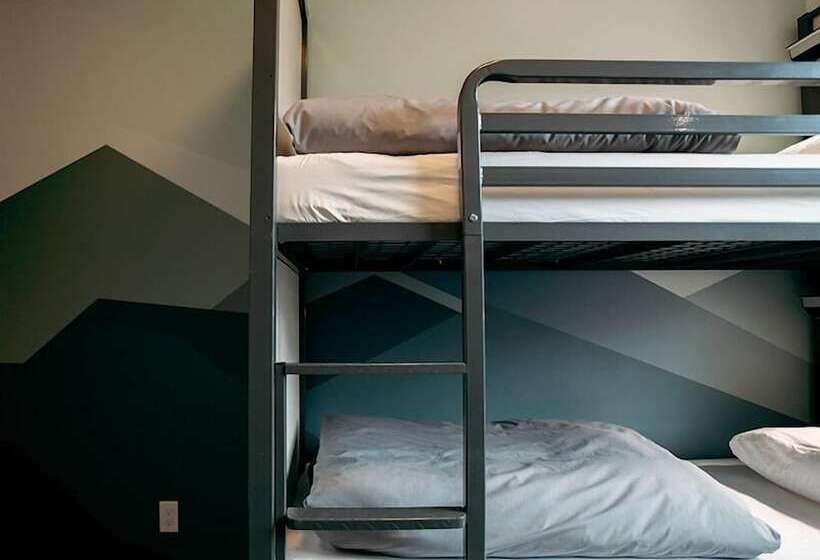 هتل Hi Jasper Hostel