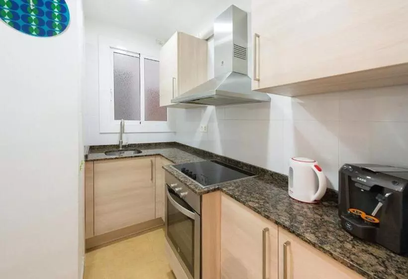 هتل Hostal Bestprice Barcelona Stadium