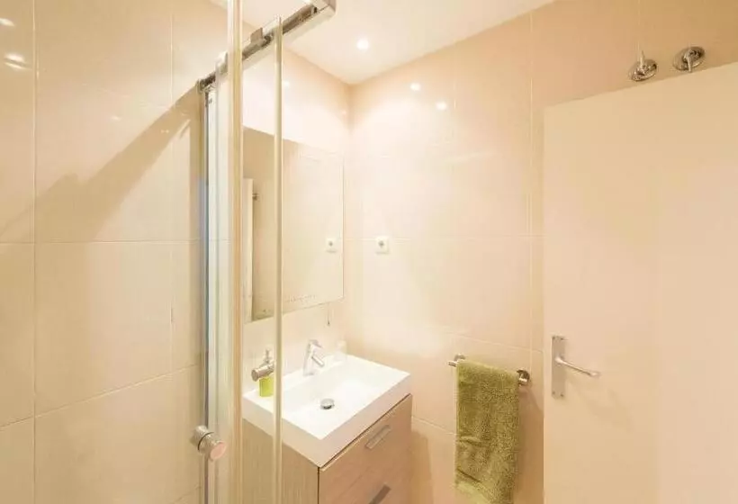 هتل Hostal Bestprice Barcelona Stadium