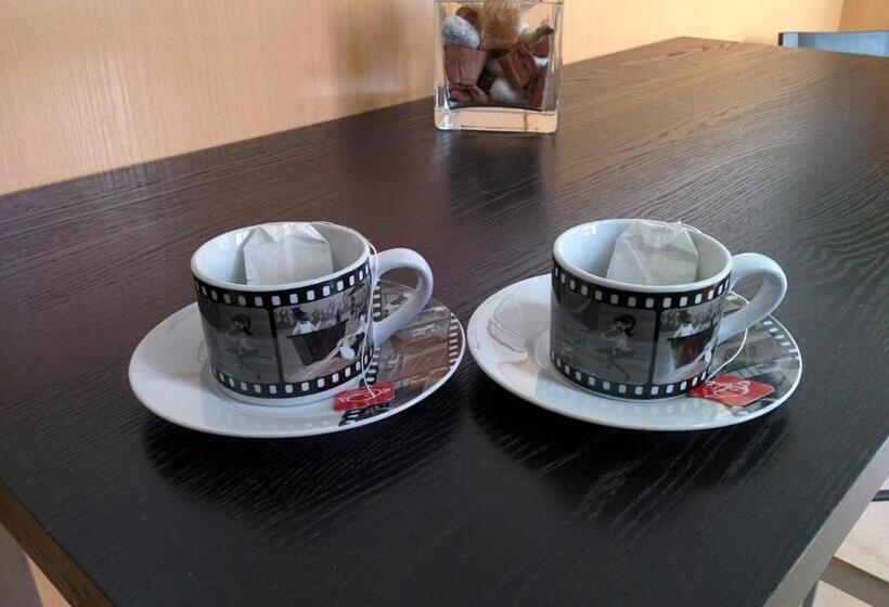 هتل Hostal Bestprice Barcelona Stadium