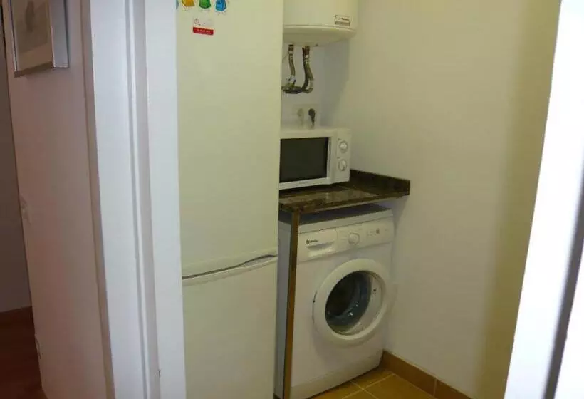 هتل Hostal Bestprice Barcelona Stadium