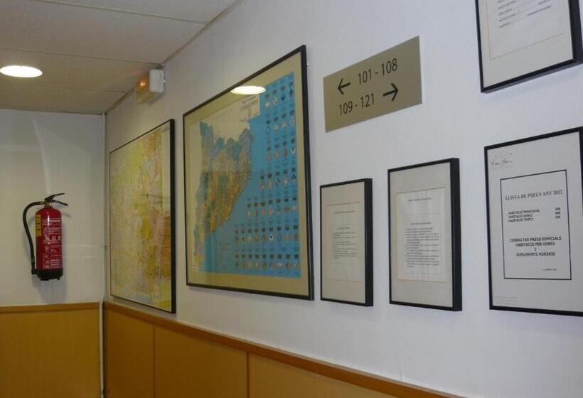 هتل Hostal Bestprice Barcelona Stadium