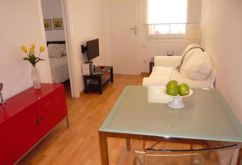 هتل Hostal Bestprice Barcelona Stadium