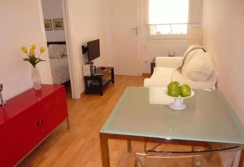 هتل Hostal Bestprice Barcelona Stadium