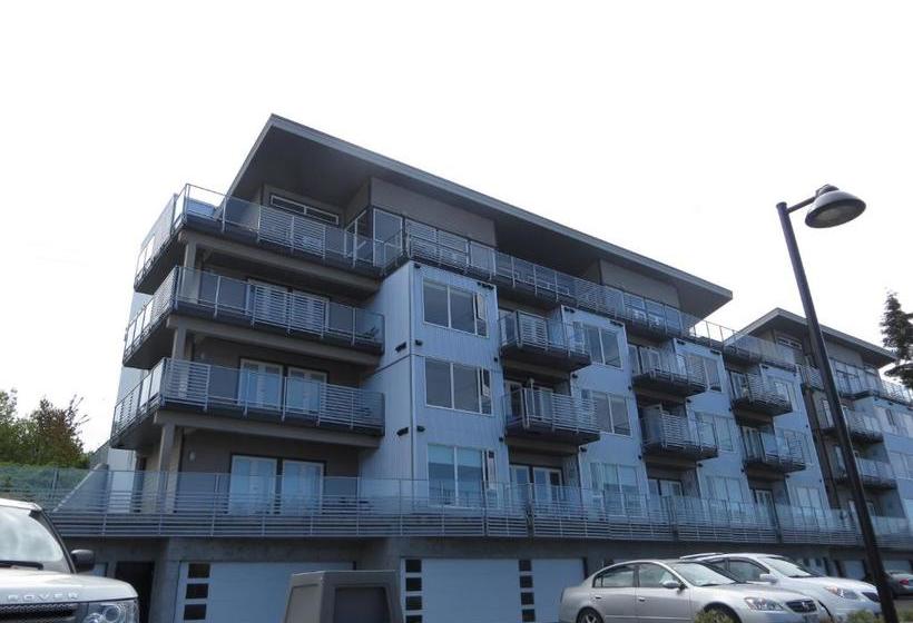 Отель The Marinaside Resort