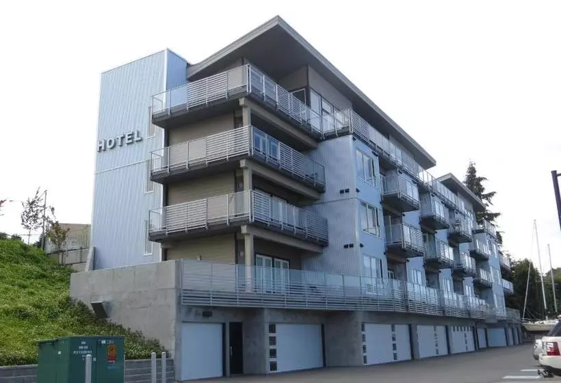 Hotel The Marinaside Resort