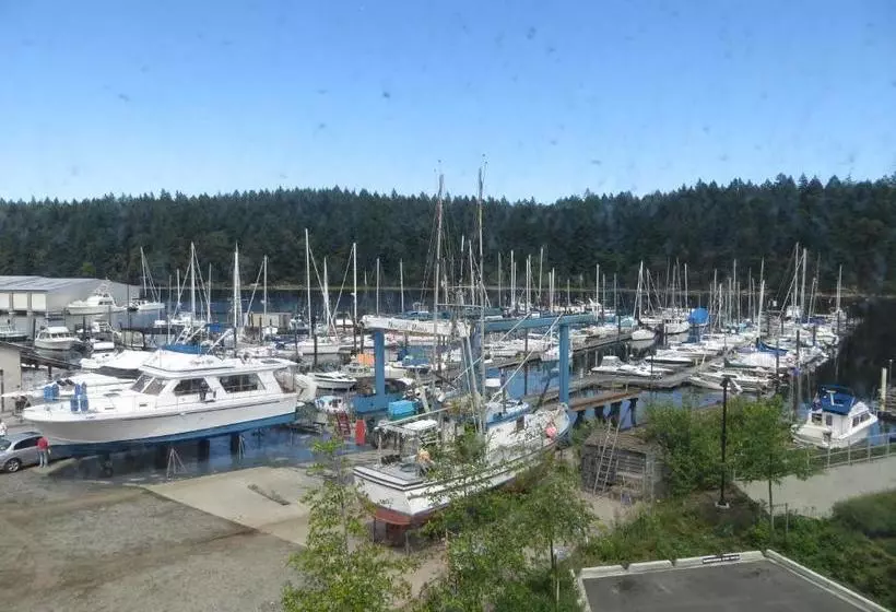 Hotel The Marinaside Resort