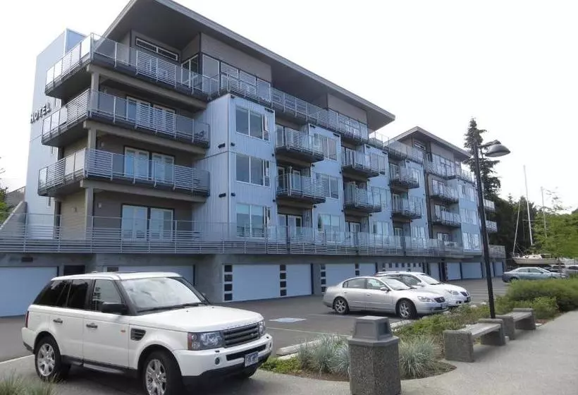 Hotel The Marinaside Resort