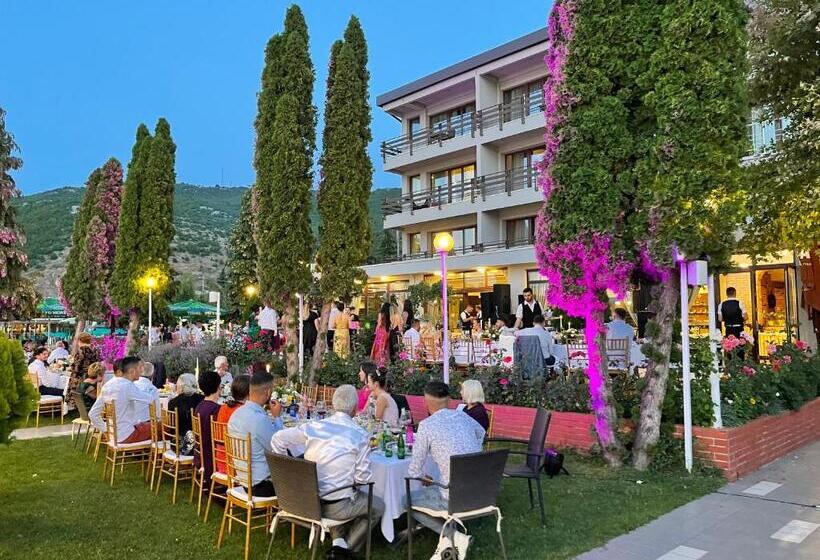 Отель Millennium