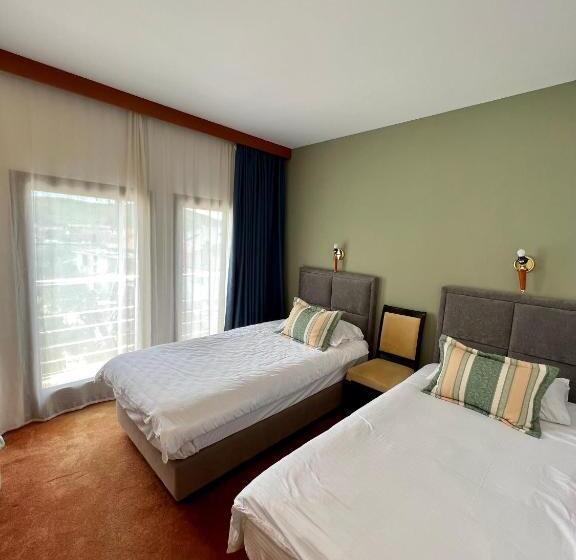 Отель Millennium