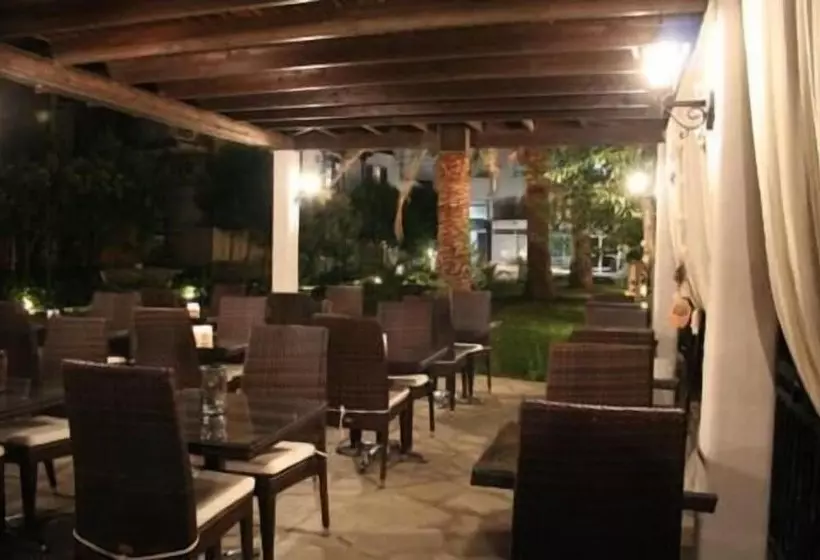 هتل Vicky Rooms & Apartments