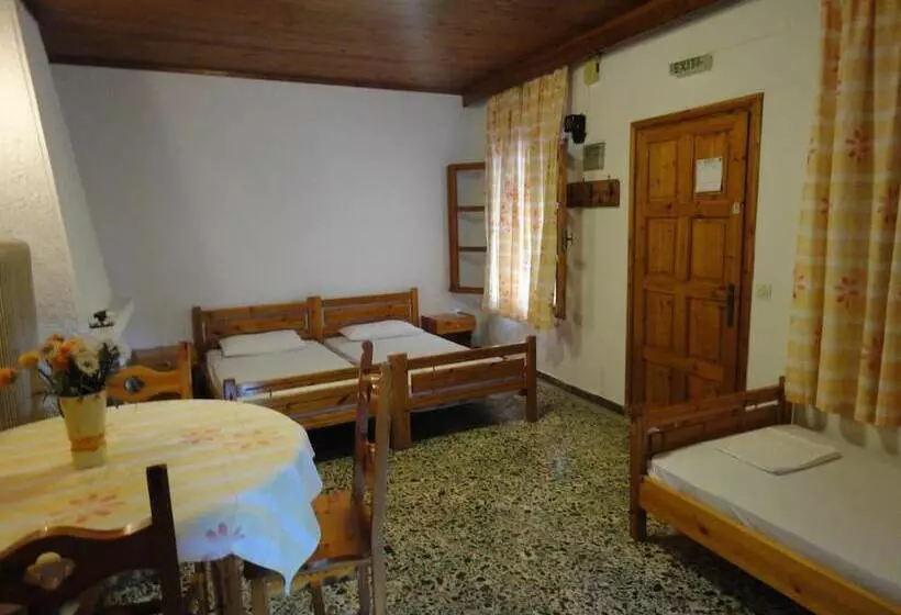 هتل Vicky Rooms & Apartments