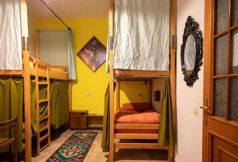 Mi Casa Es Tu Casa   Shkodra Backpackers Hostel