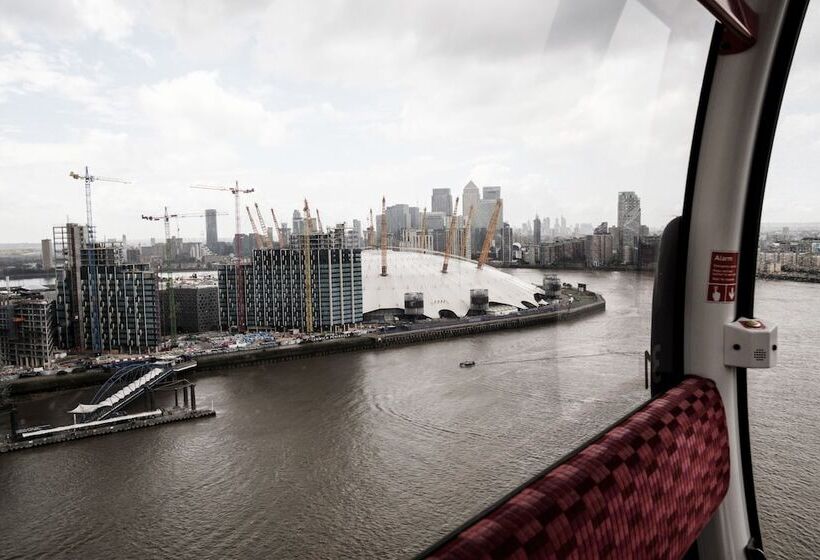 בית מלון כפרי The Pilot Inn