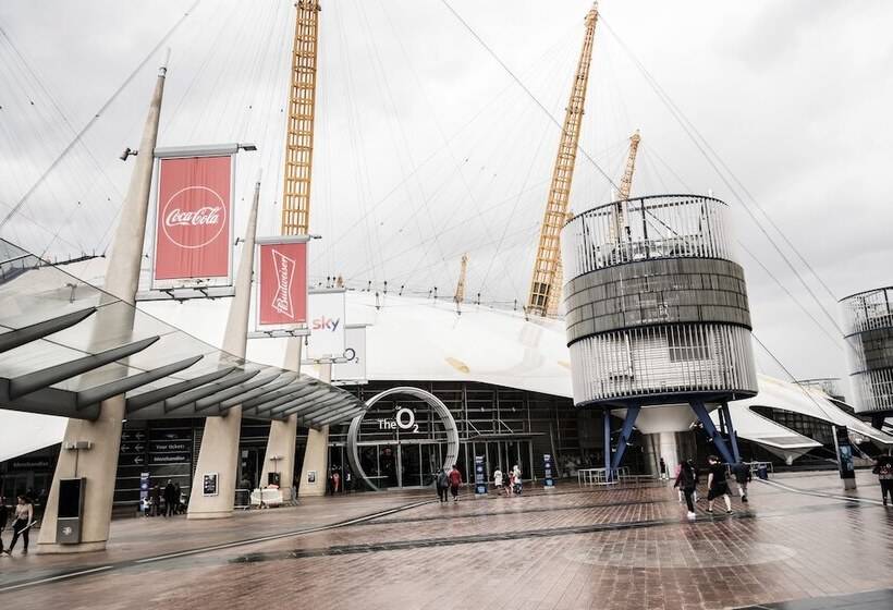 בית מלון כפרי The Pilot Inn