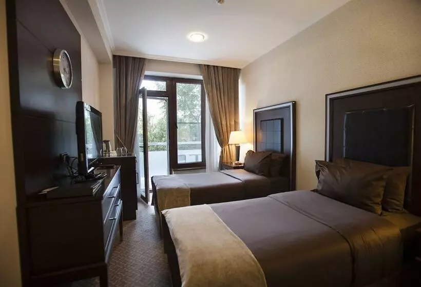 Chinar Hotel & Spa Naftalan