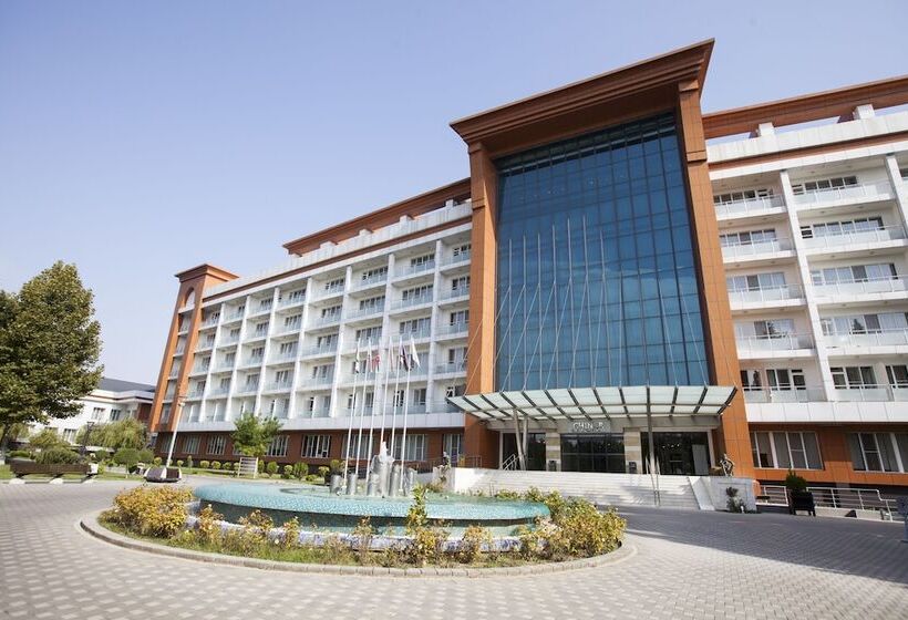 Chinar Hotel & Spa Naftalan