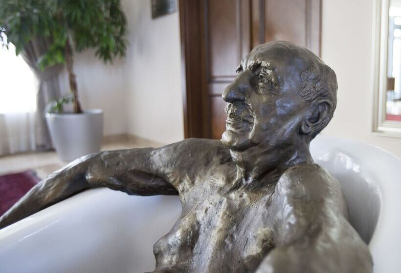 Chinar Hotel & Spa Naftalan