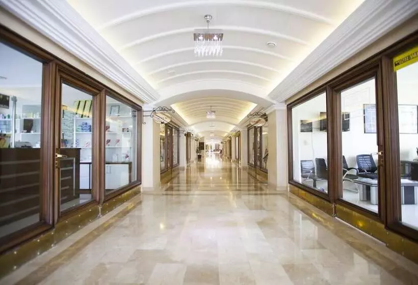 Chinar Hotel & Spa Naftalan